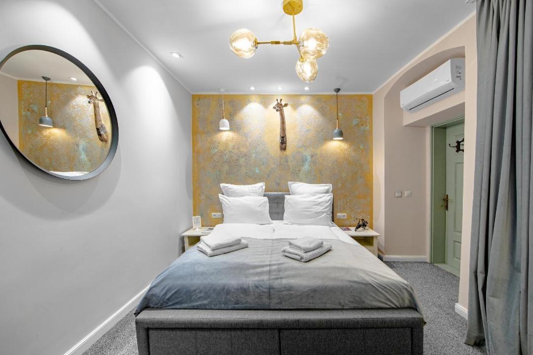 Rabbit Hole Bed & Breakfast Sibiu Exterior photo