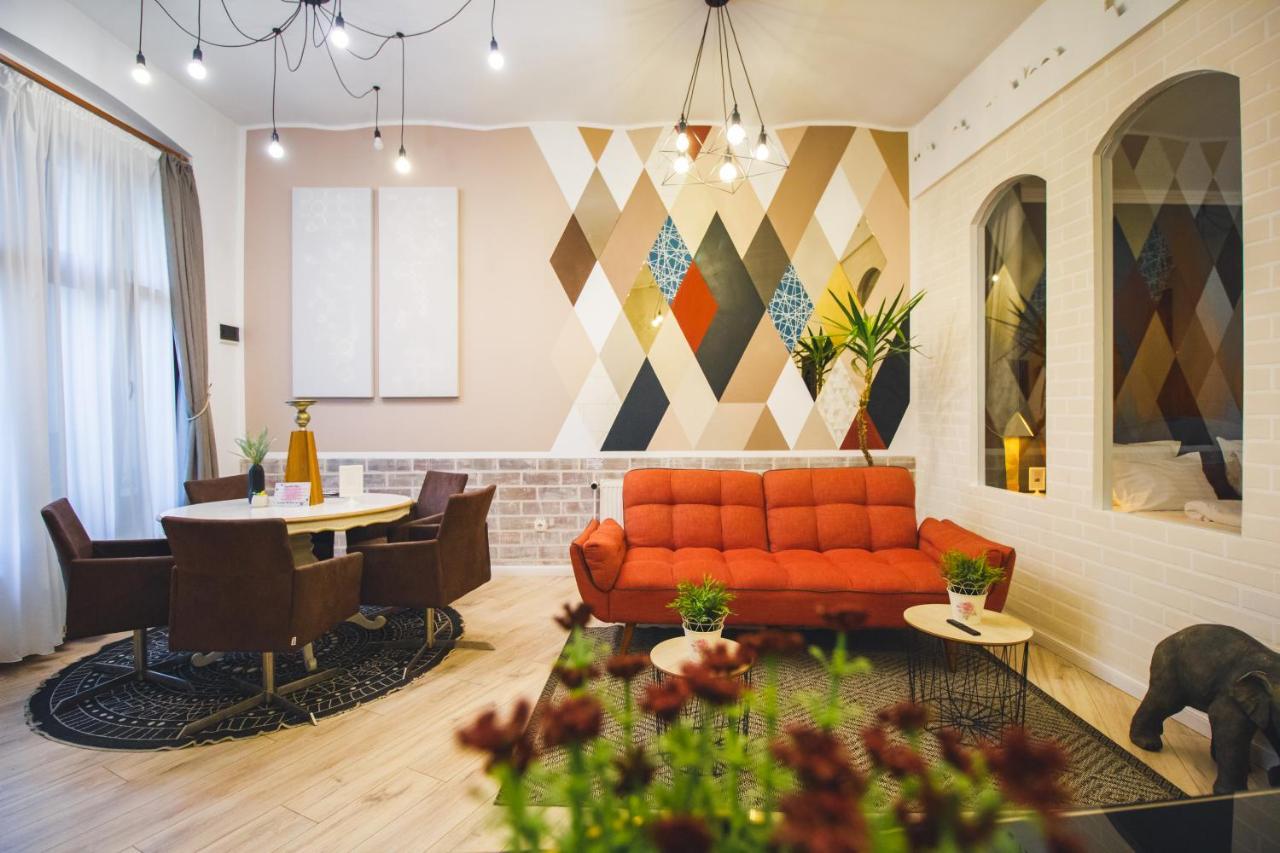 Rabbit Hole Bed & Breakfast Sibiu Exterior photo