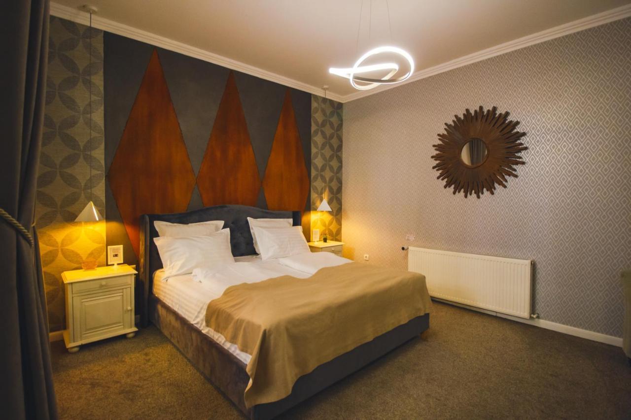 Rabbit Hole Bed & Breakfast Sibiu Exterior photo