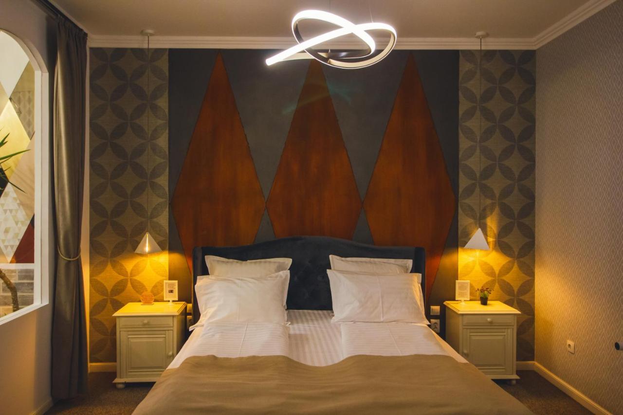 Rabbit Hole Bed & Breakfast Sibiu Exterior photo