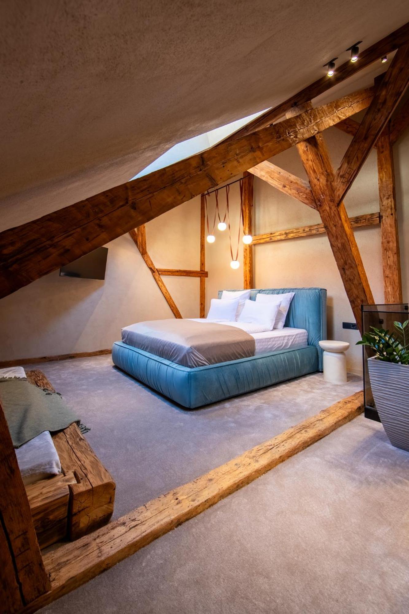 Rabbit Hole Bed & Breakfast Sibiu Exterior photo