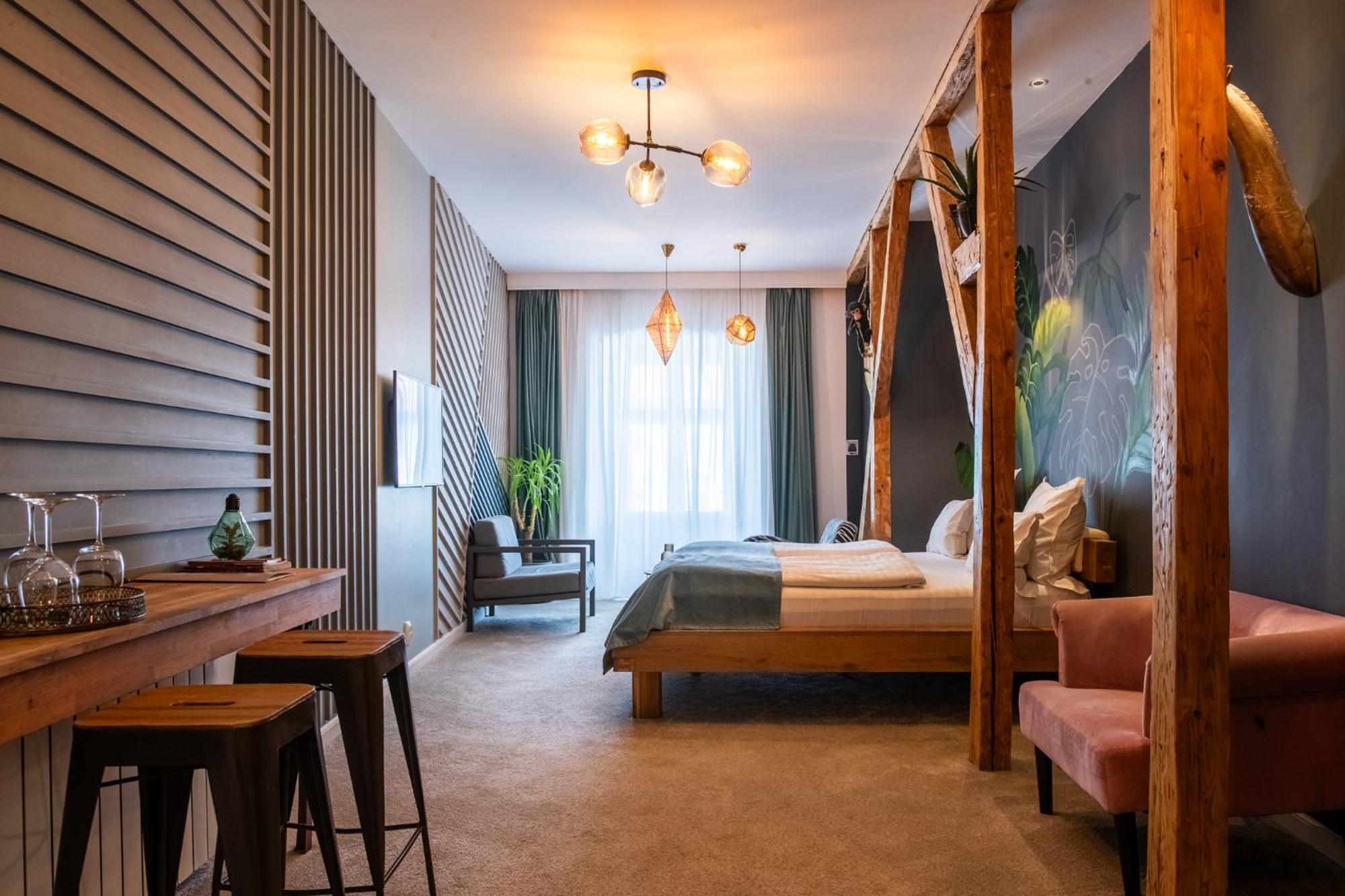 Rabbit Hole Bed & Breakfast Sibiu Exterior photo