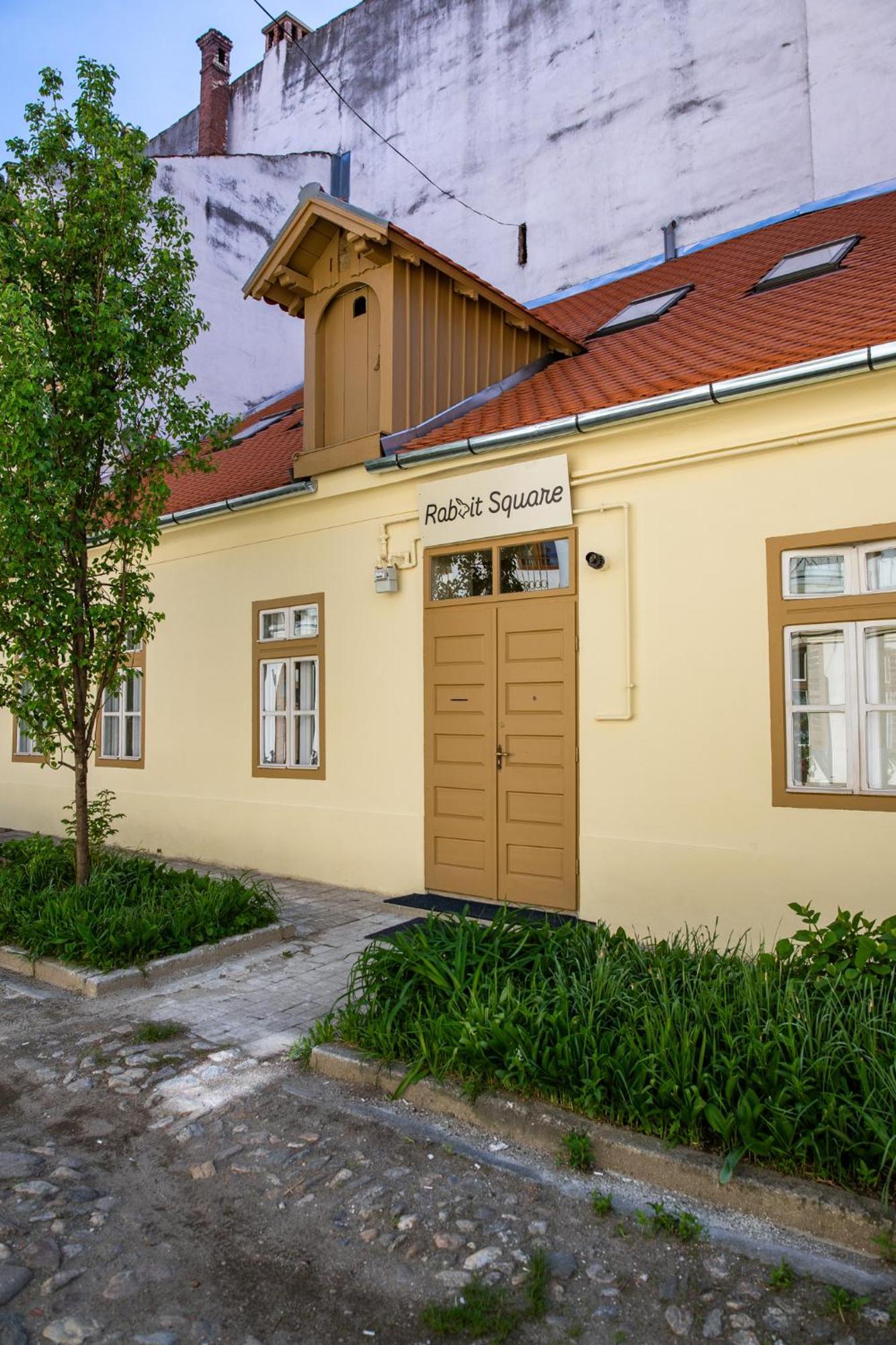 Rabbit Hole Bed & Breakfast Sibiu Exterior photo
