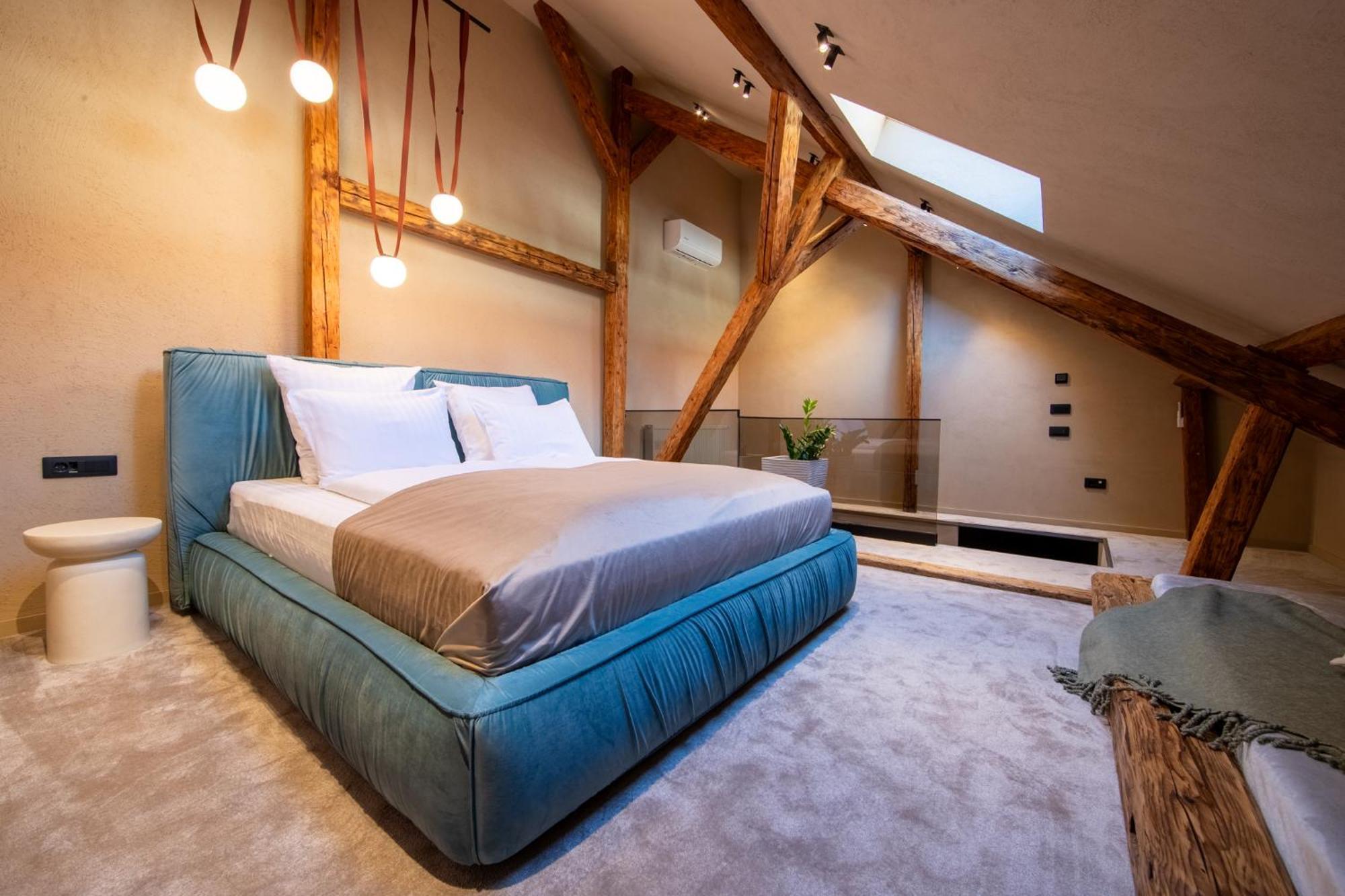 Rabbit Hole Bed & Breakfast Sibiu Exterior photo
