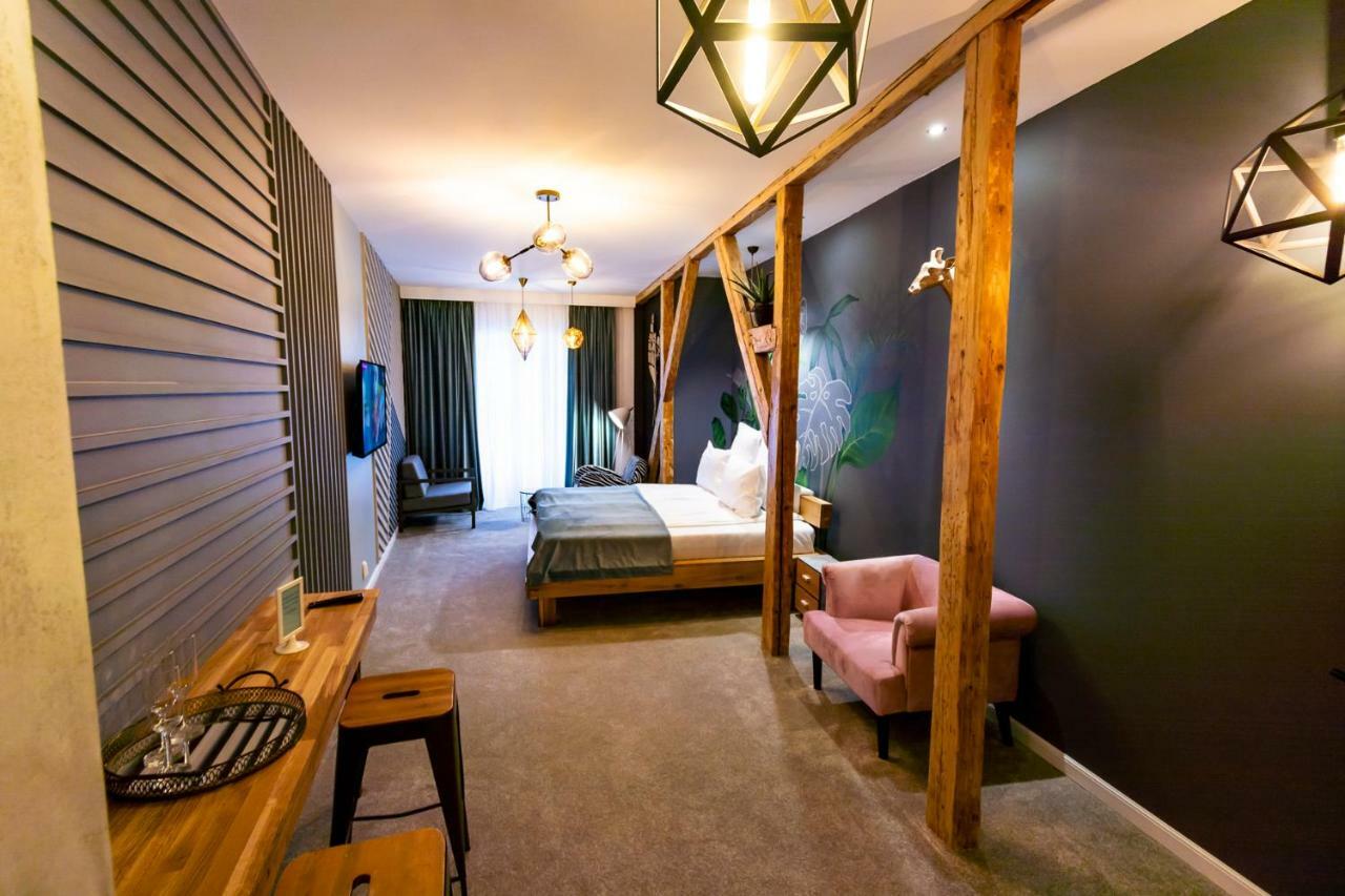 Rabbit Hole Bed & Breakfast Sibiu Exterior photo