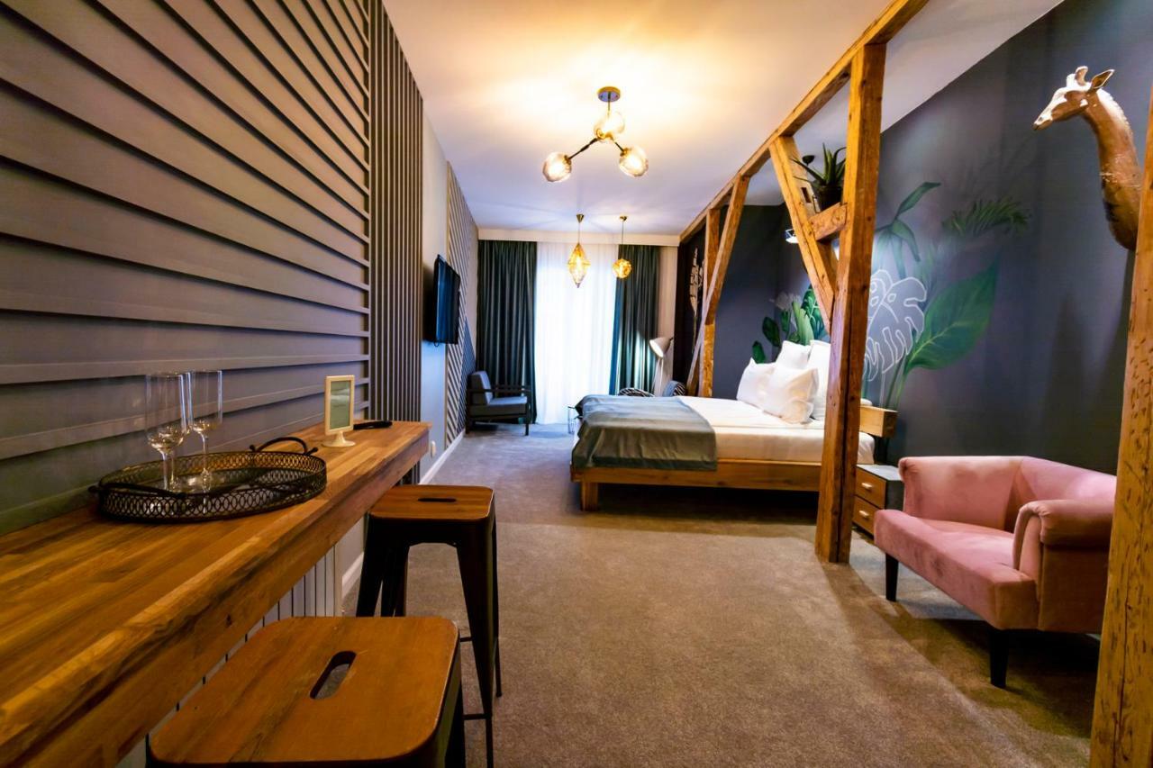 Rabbit Hole Bed & Breakfast Sibiu Exterior photo
