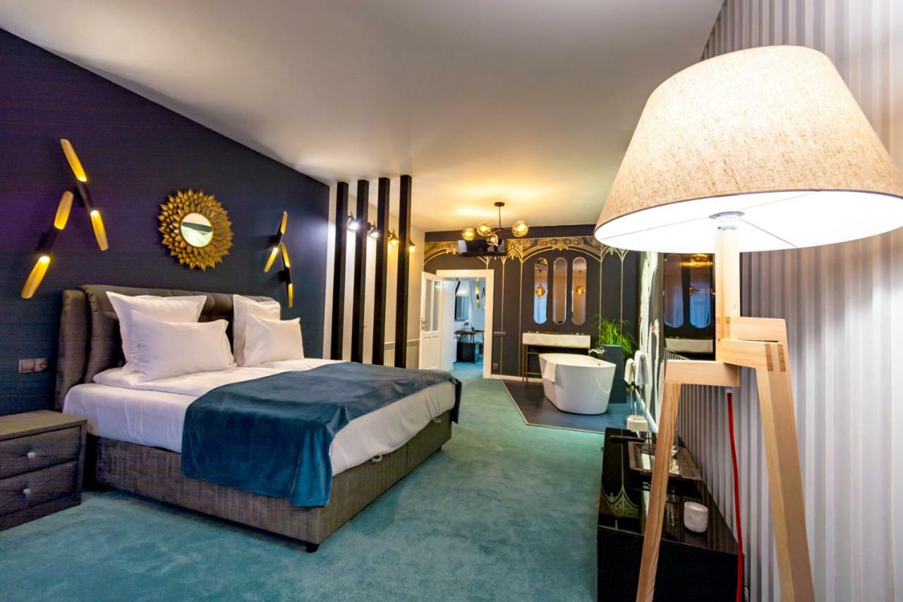 Rabbit Hole Bed & Breakfast Sibiu Exterior photo